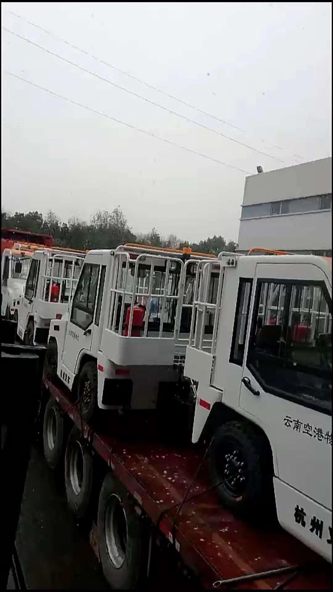 我司交付16台杭叉内燃牵引车